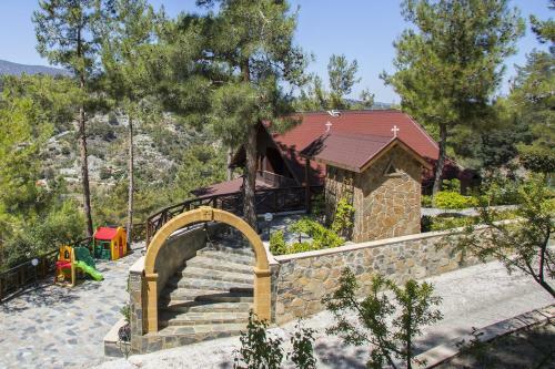 Ricky Chalet Near Troodos