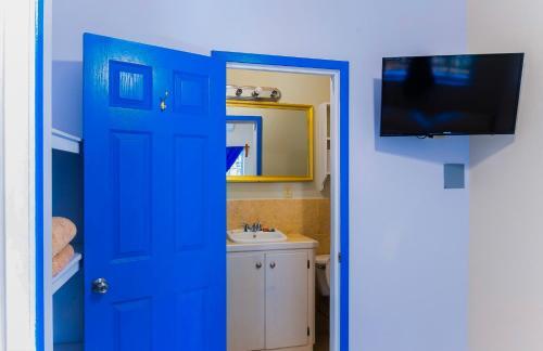 Blue Waters Hotel And Apartments