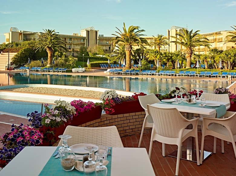 Hotel Baia Di Conte
