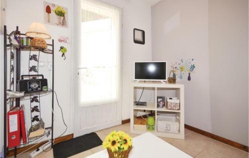 One-bedroom Holiday Home In Tulette