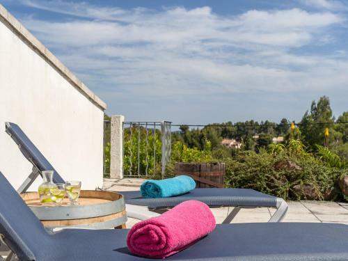 Alluring Villa In Pouzols-minervois With Jacuzzi