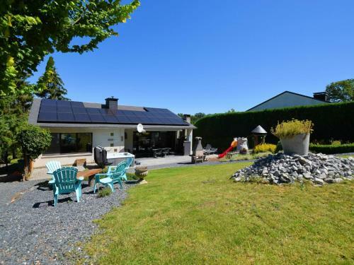 Luxurious Holiday Home With Jacuzzi And Sauna In Houffalize
