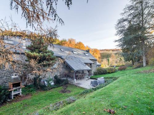 Luxurious Farmhouse Near Forest In Anhee