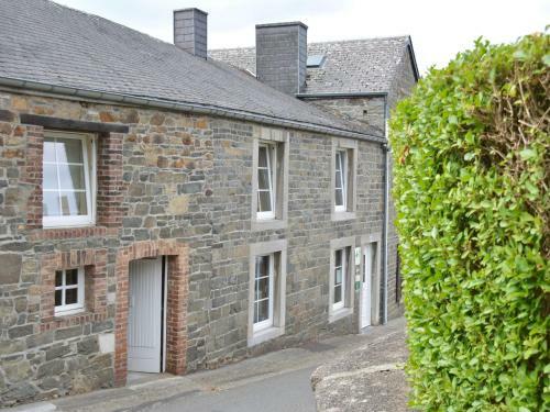 Vintage Holiday Home In Vencimont With Terrace