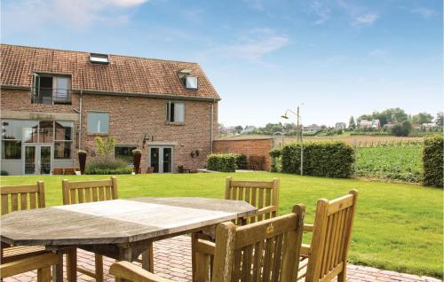 Nine-bedroom Holiday Home In Borgloon
