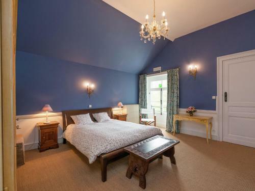 Luxury Manor With Swimming Pool In Nassogne