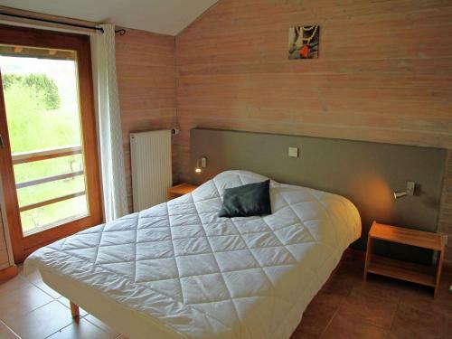 Duplex Chalet In Rendeux With Parking And Garden With Forets Views