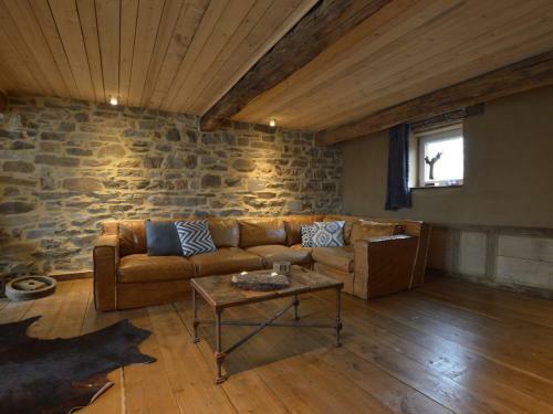 Cozy Cottage In Theux With Pool And Jacuzzi