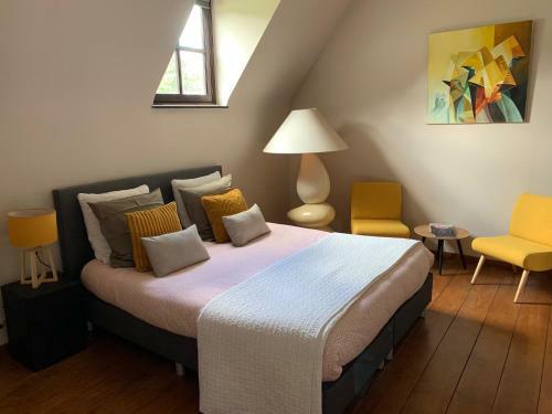 Hostal Chapeauveau B&B