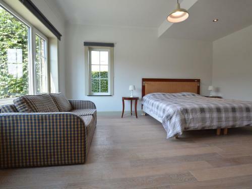 Spacious Holiday Home In Peer With Garden