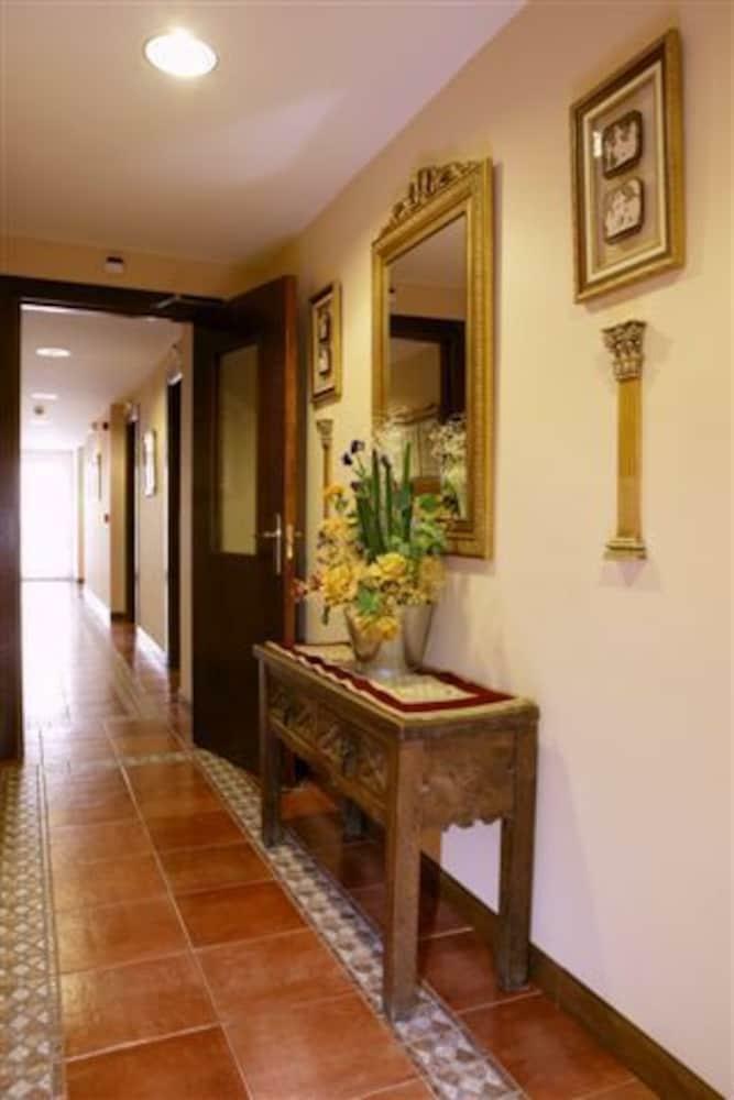 Hotel Meson Del Cid