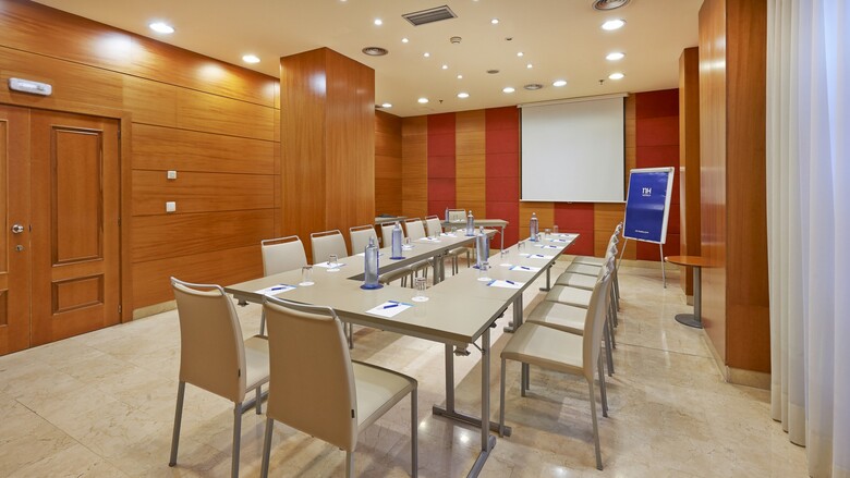 Hotel NH Valencia Las Artes