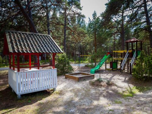 Roosta Holiday Village