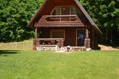L��dla Holiday House