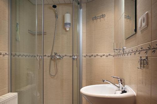 Hostal Seedri Guesthouse