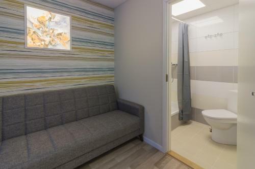 Hostal Tiigi Six Guesthouse