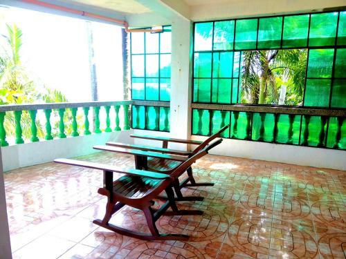 Hotel Jun And Carol Beach Cottages
