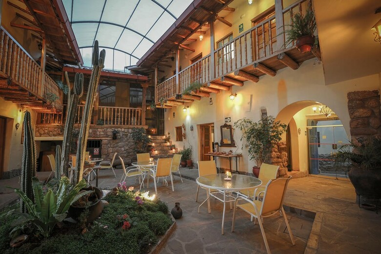 Hostal Apu Huascaran