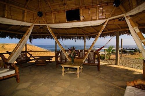 Hostal Oceanic Bungalows