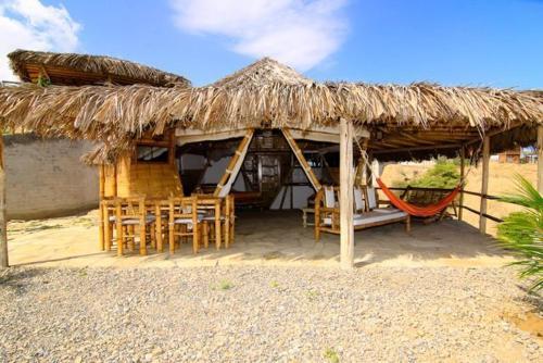 Hostal Oceanic Bungalows
