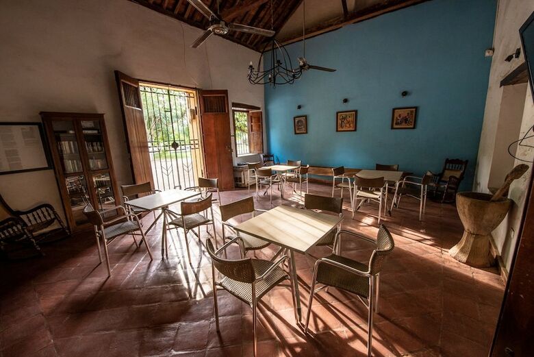Hotel La Casa Amarilla