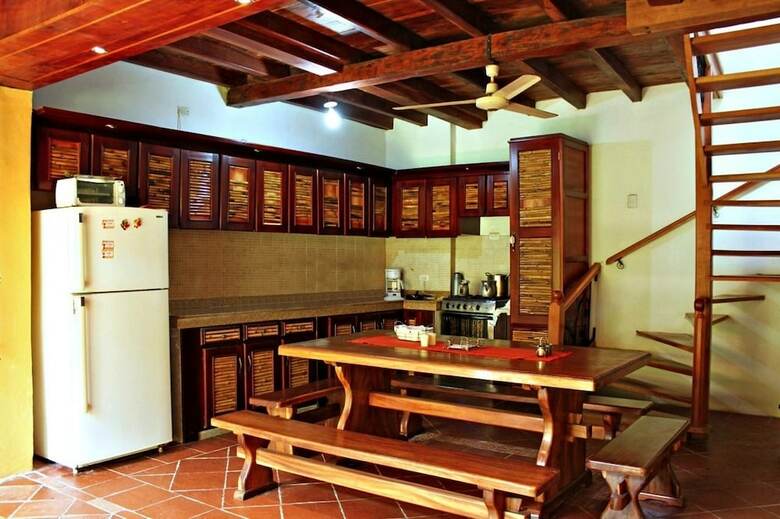 Hotel La Casa Amarilla