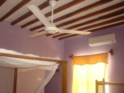 Bed & Breakfast Yellow Beach Bungalow