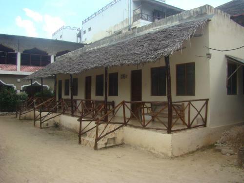 Bed & Breakfast Yellow Beach Bungalow