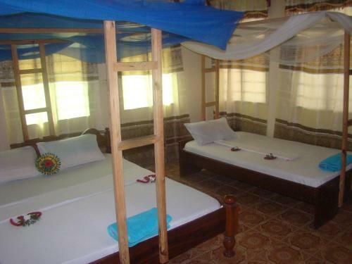 Bed & Breakfast Yellow Beach Bungalow