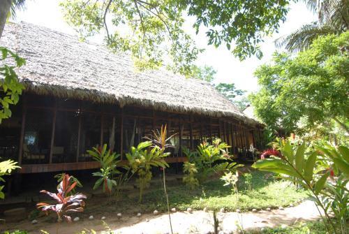 Albergue Sandoval Lake Lodge