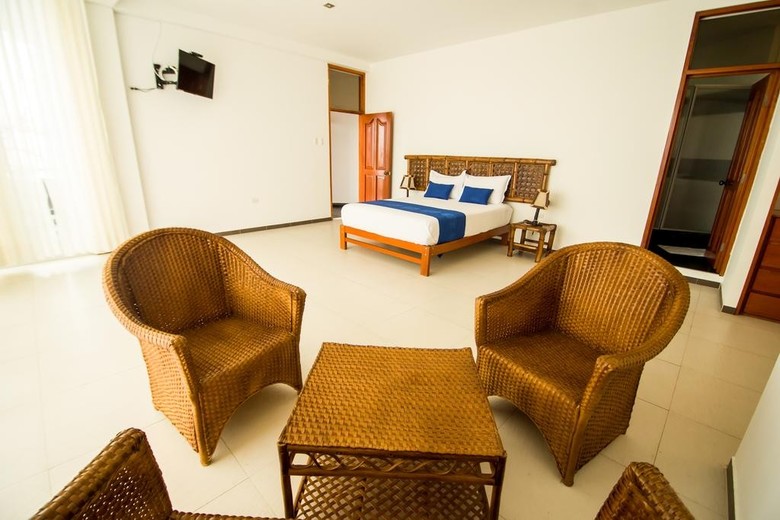 Nauti-k Beach Hotel