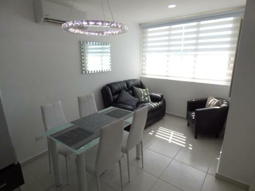Apartamento Casco Viejo Direct Ocean Front 22-02