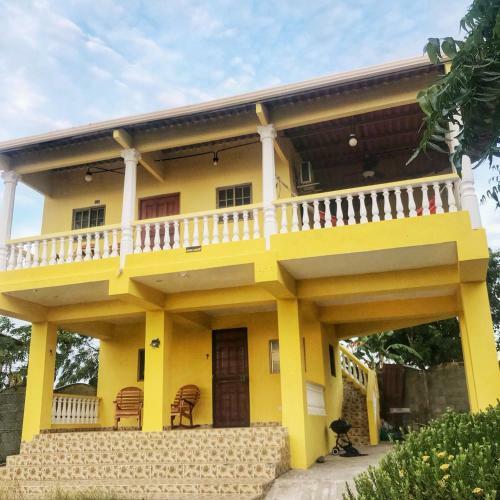 1st Floor Beach House Apartment
