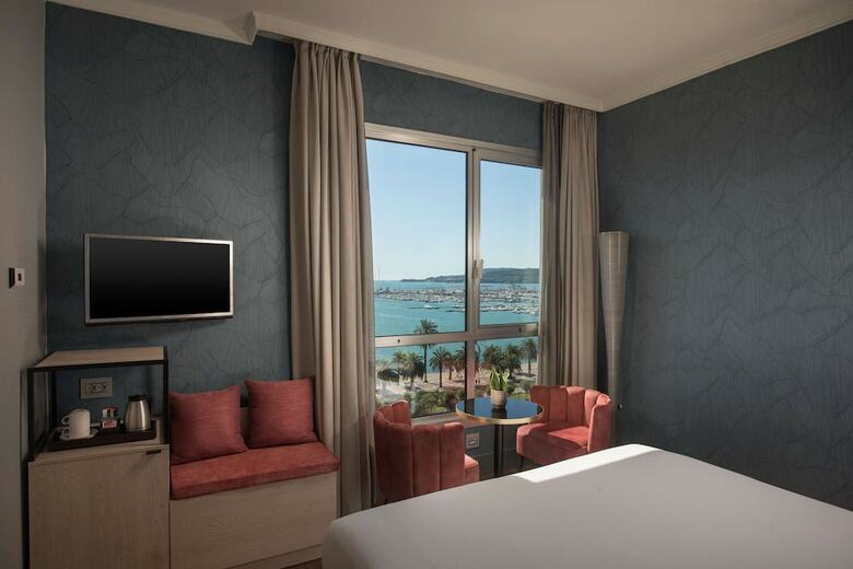 Hotel NH La Spezia