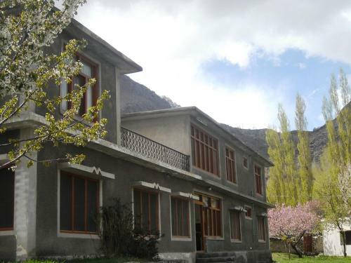 Hotel Gulmit Tourist Inn