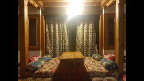 Hotel Gulmit Tourist Inn