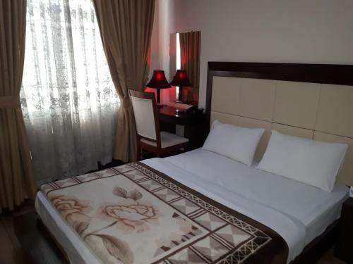 Midtown Hotel