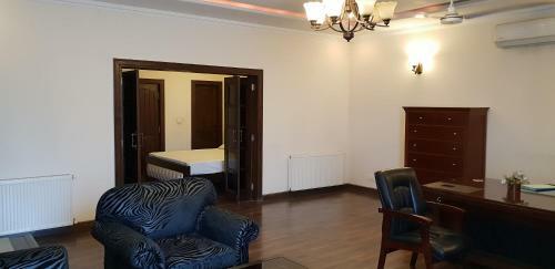 Reina Boutique Hotel
