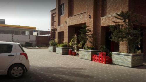 Iris Hotel Sahiwal
