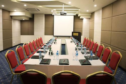 Hotel Avari Xpress Boutique Residence