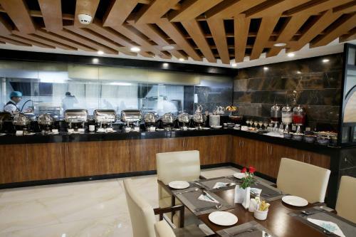 Avari Xpress Hotel Multan