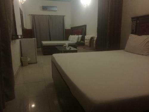 New Doves Inn Hotel ( Branch-2)