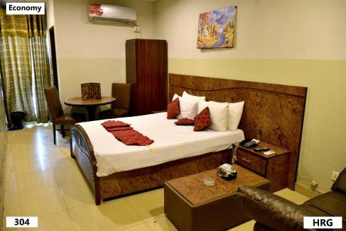 Hotel Royal Gardens Lahore
