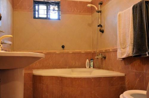 Hotel Luxury Inn