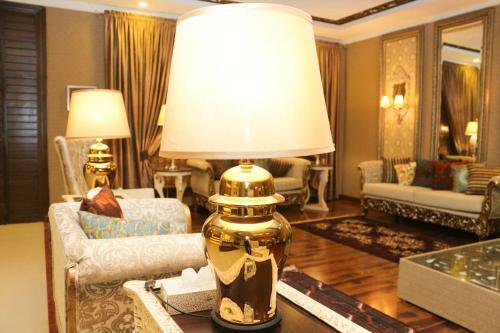 Hotel Shelton Rezidor Swat