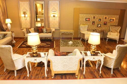 Hotel Shelton Rezidor Swat
