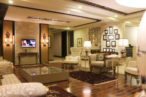 Hotel Shelton Rezidor Swat