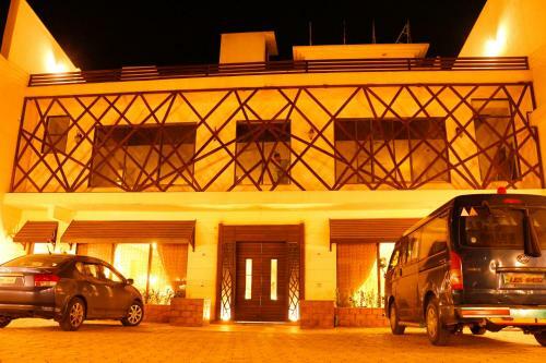 Hotel Shelton Rezidor Swat