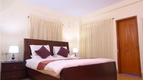 Hotel The Grand @ Gharial