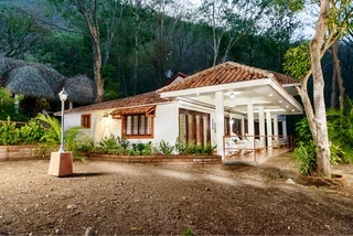 Aparthotel Apoyo Resort & Conference Center